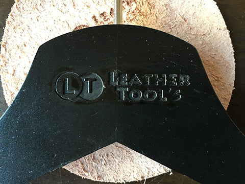 木に焼印でアルファベットを押すやり方 塗装された木材に押せる 木に焼印でアルファベットを押すやり方 塗装された木材に押せる